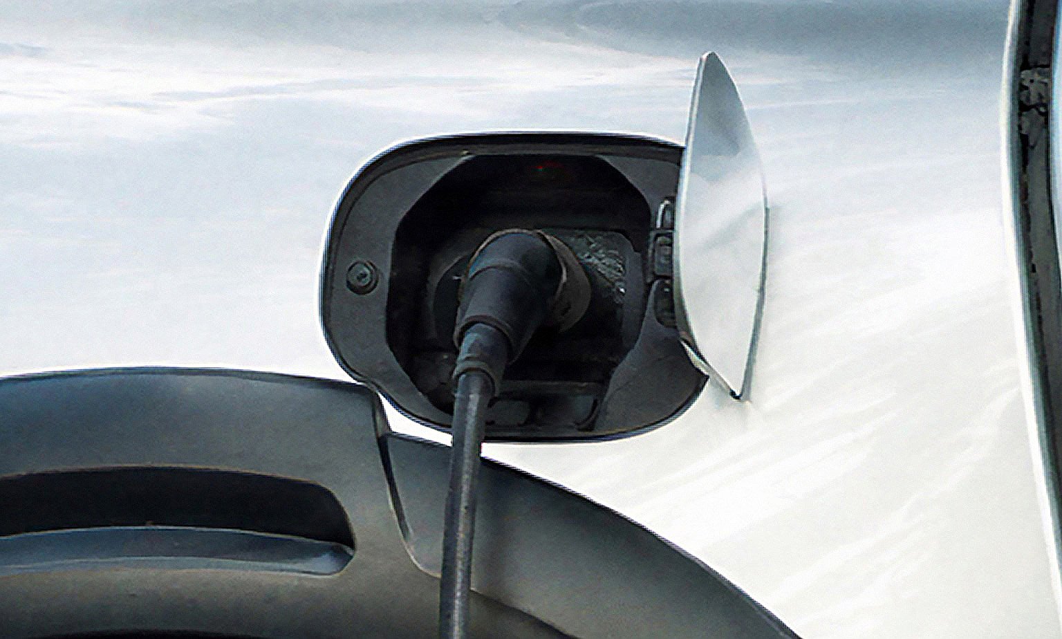 P300 PHEV WEB EXT 3