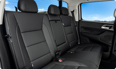 P300 PHEV WEB INT 2